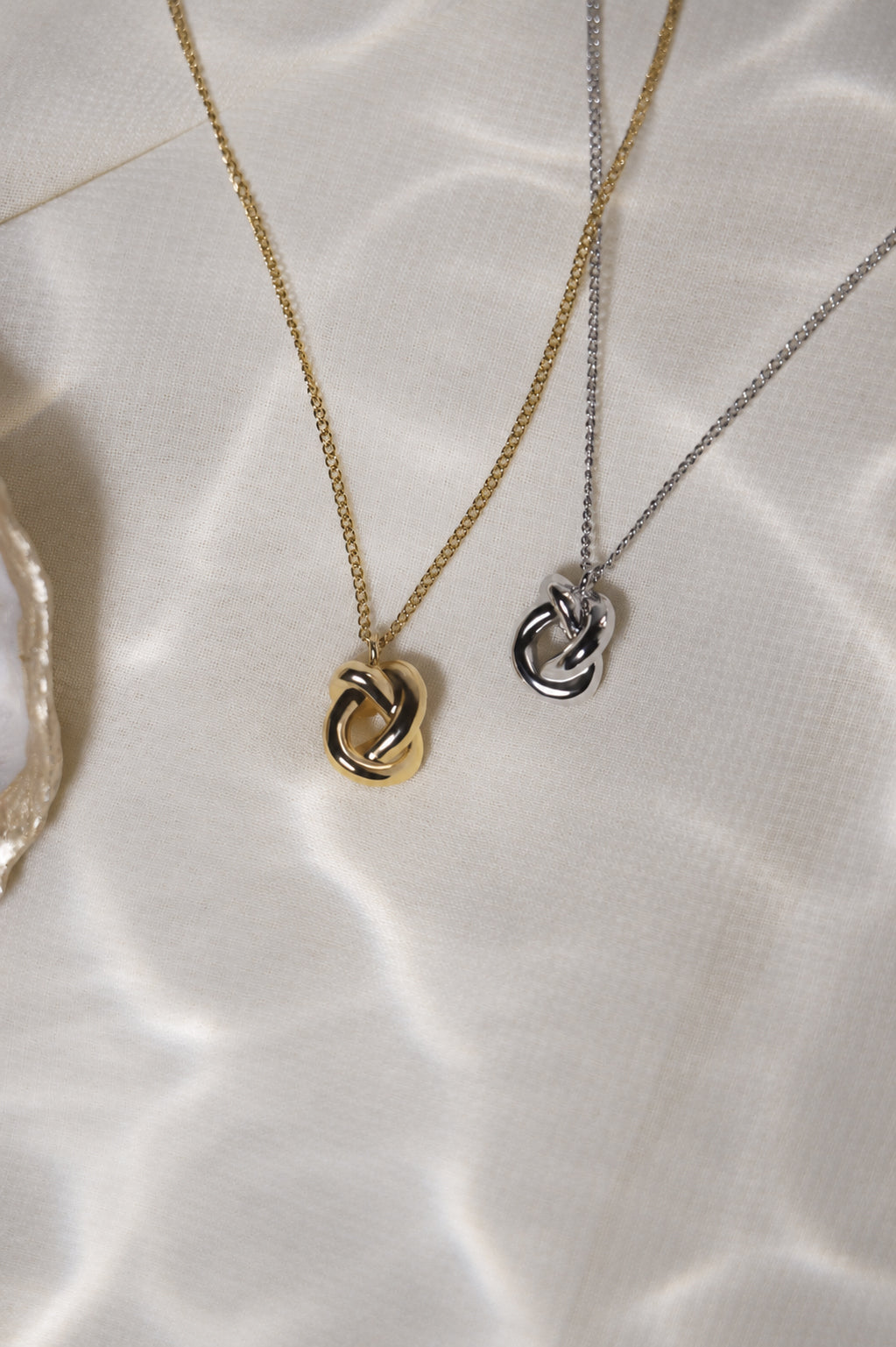 Knot Flow Necklace
